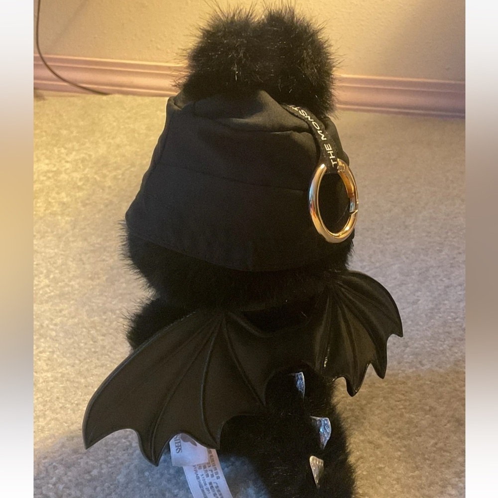 La bu bu Bat Wings